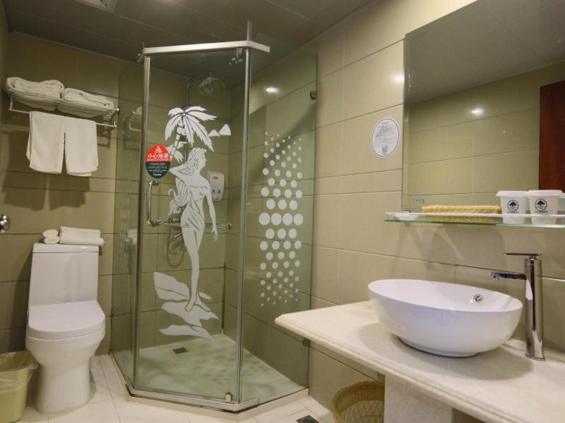Greentree Inn Shanghai Pudong Airport Huaxia East Road Railway Station Shell Hotel Bagian luar foto