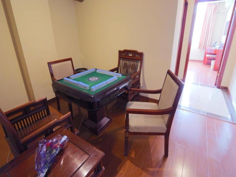 Greentree Inn Shanghai Pudong Airport Huaxia East Road Railway Station Shell Hotel Bagian luar foto