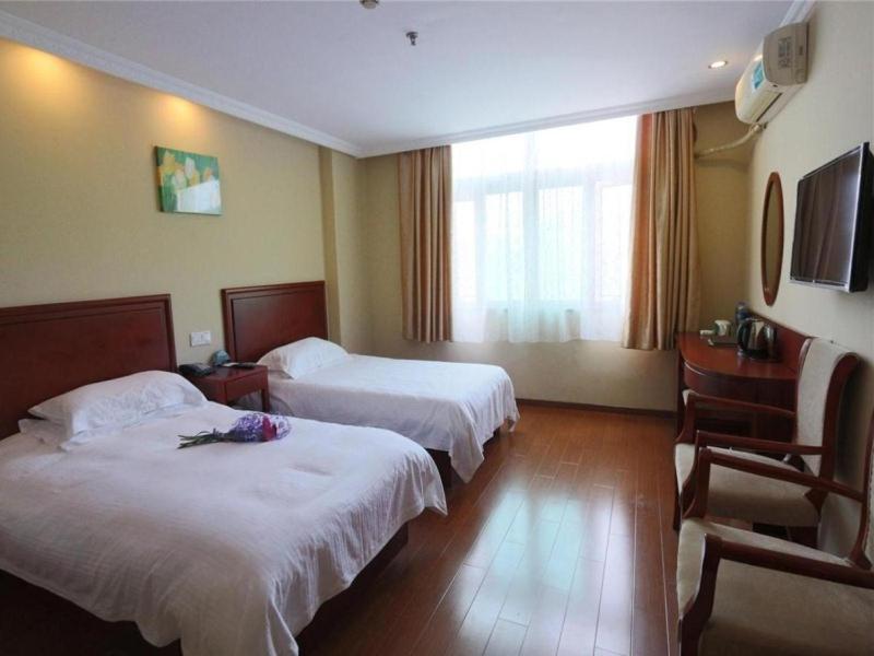 Greentree Inn Shanghai Pudong Airport Huaxia East Road Railway Station Shell Hotel Bagian luar foto