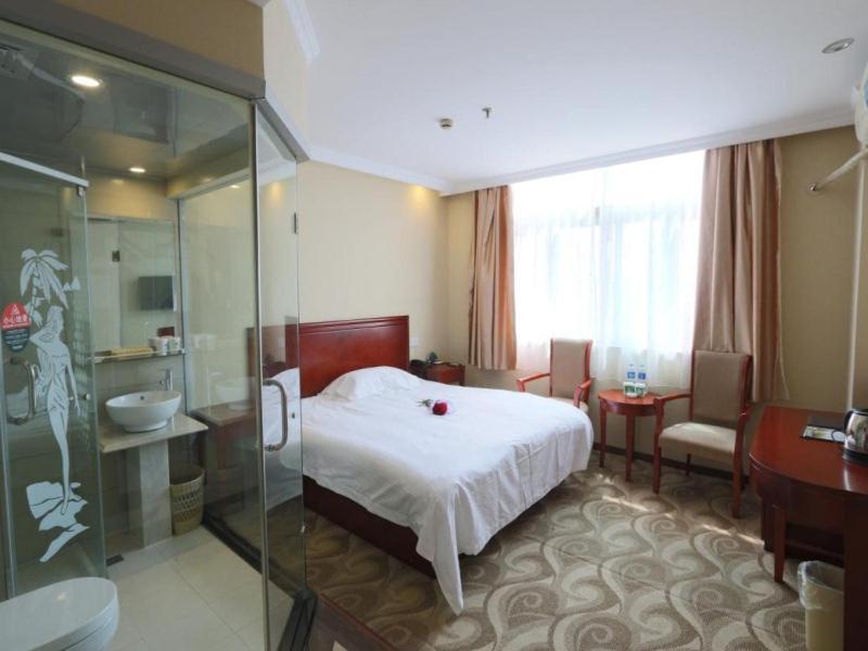 Greentree Inn Shanghai Pudong Airport Huaxia East Road Railway Station Shell Hotel Bagian luar foto