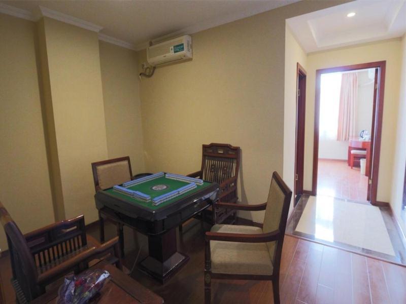 Greentree Inn Shanghai Pudong Airport Huaxia East Road Railway Station Shell Hotel Bagian luar foto