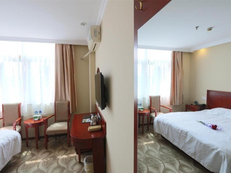 Greentree Inn Shanghai Pudong Airport Huaxia East Road Railway Station Shell Hotel Bagian luar foto