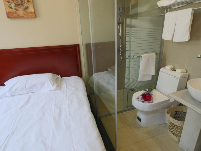 Greentree Inn Shanghai Pudong Airport Huaxia East Road Railway Station Shell Hotel Bagian luar foto