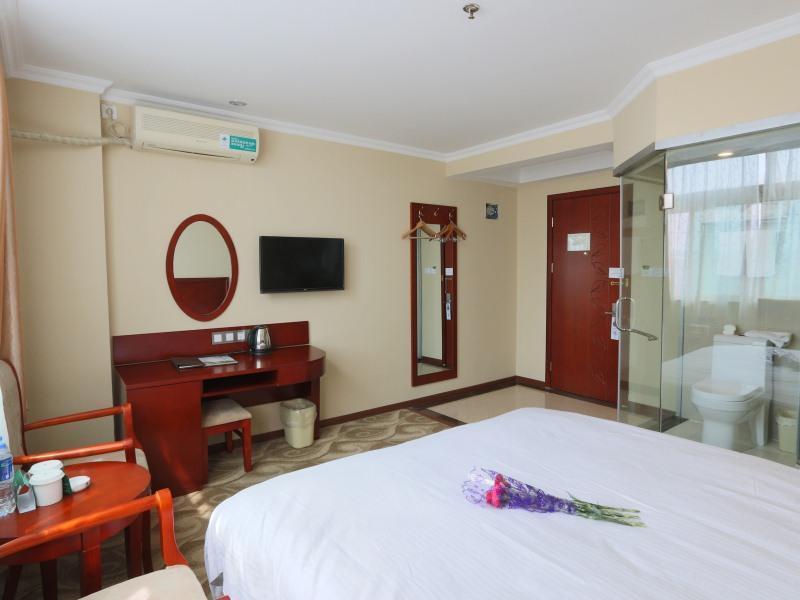 Greentree Inn Shanghai Pudong Airport Huaxia East Road Railway Station Shell Hotel Bagian luar foto