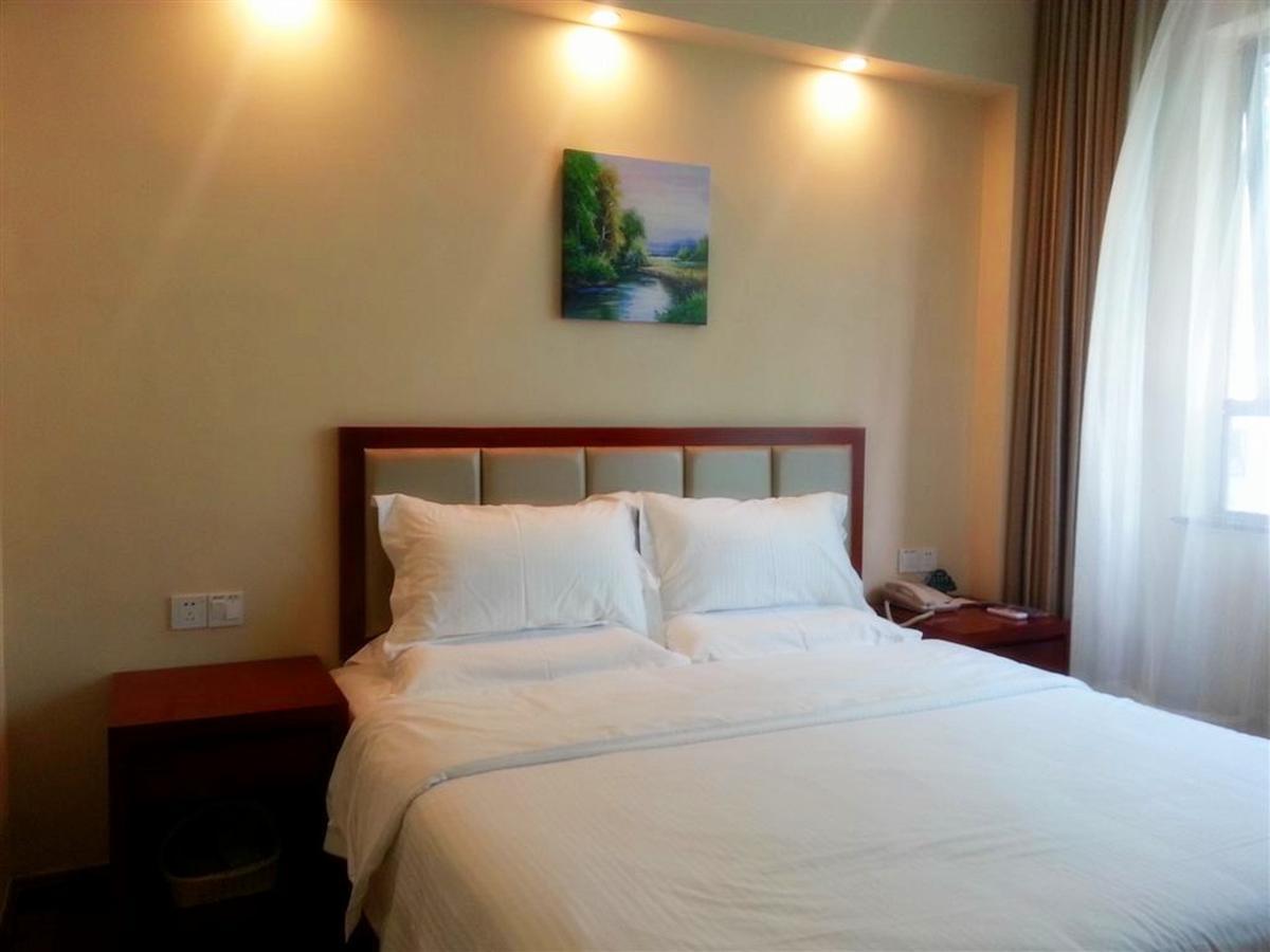 Greentree Inn Shanghai Pudong Airport Huaxia East Road Railway Station Shell Hotel Bagian luar foto