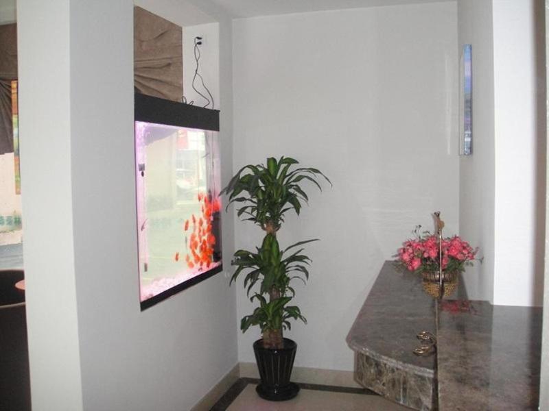 Greentree Inn Shanghai Pudong Airport Huaxia East Road Railway Station Shell Hotel Bagian luar foto