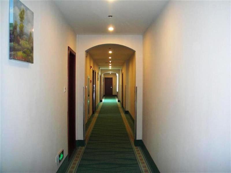 Greentree Inn Shanghai Pudong Airport Huaxia East Road Railway Station Shell Hotel Bagian luar foto