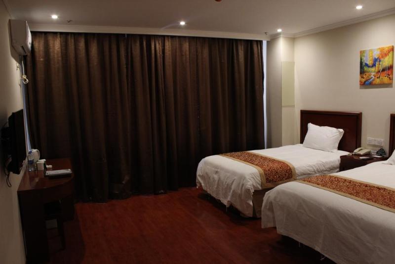 Greentree Inn Shanghai Pudong Airport Huaxia East Road Railway Station Shell Hotel Bagian luar foto
